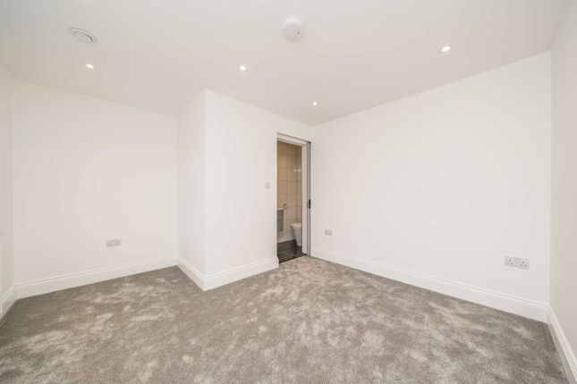 77, Brighton Road, Surbiton photo 4