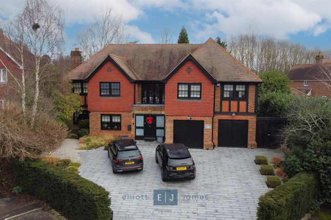 Detached house to rent in Treetops View, Loughton