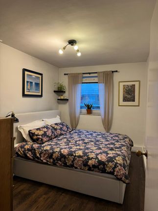 37 North House, Grove Street, Deptford photo 3