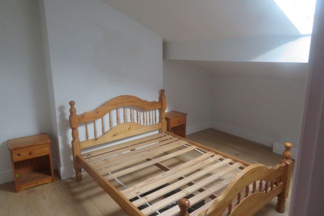 Flat 2 207, Manchester Road, Bury photo 3