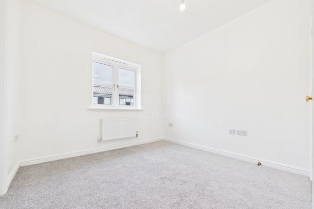 Flat 3, 30 Ray Mercer Way, Kidderminster photo 4