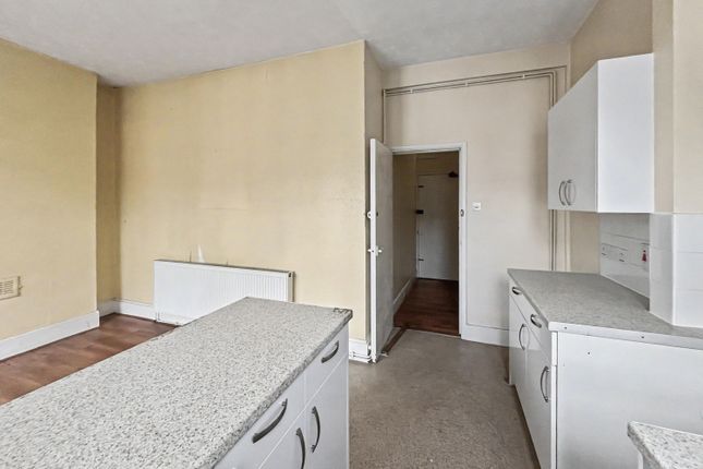 16c Gosberton Road, Balham photo 5