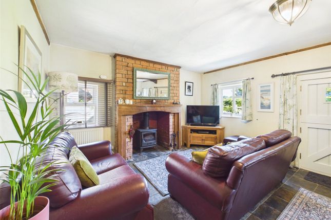 2 Farm Cottages,, Haresfield, Gloucestershire photo 2