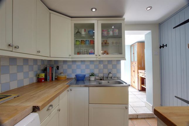 68, Brook Street, Aston Clinton photo 4