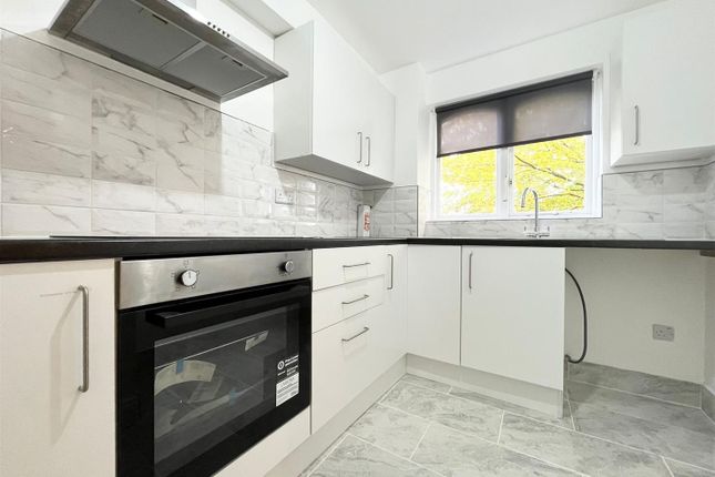 72, Celadon Close, Enfield photo 3