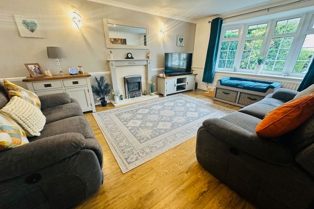 5, Tanglewood Grove, Sedgley photo 4