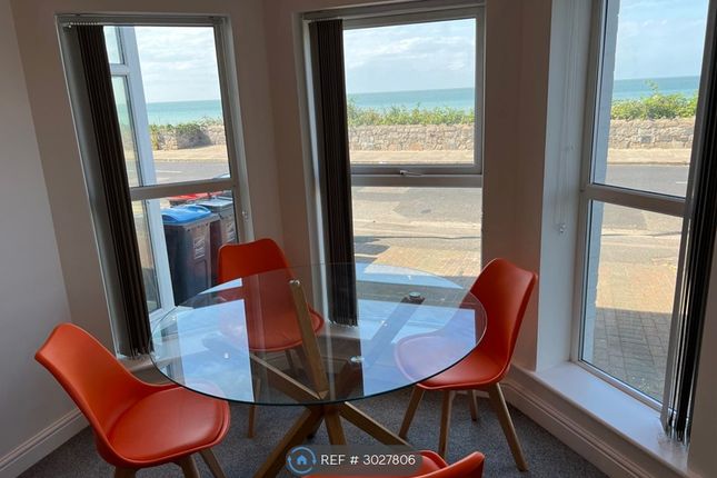 Flat   Royal Esplanade, Margate photo 2