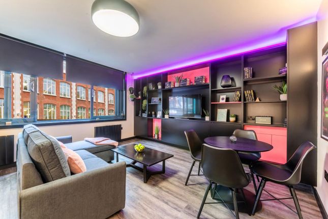 Flat to rent in Old Compton Street, Soho