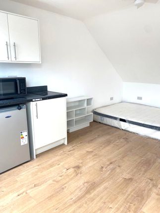 5F, Rugby Close, Harrow photo 2