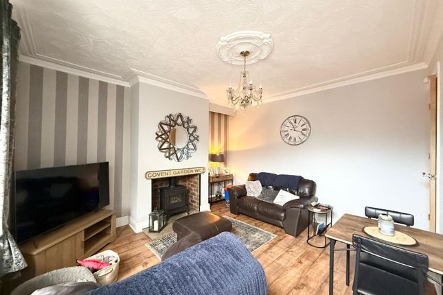9, Swallow Avenue, West Yorkshire photo 2