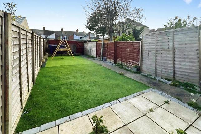 53, Norwich Road, Lowestoft photo 4