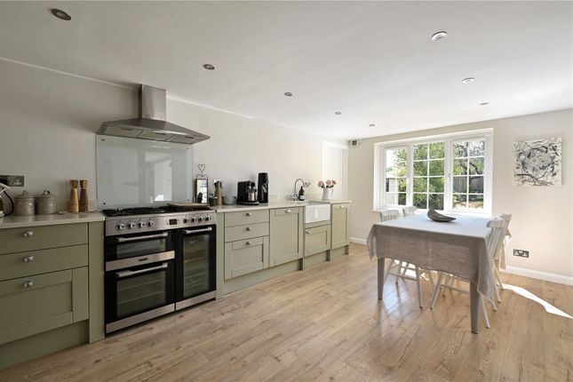 88, Aldershot Road, Fleet photo 3