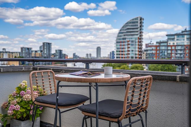 Flat Flat 36, Dolphin House, Smugglers Way, London photo 4