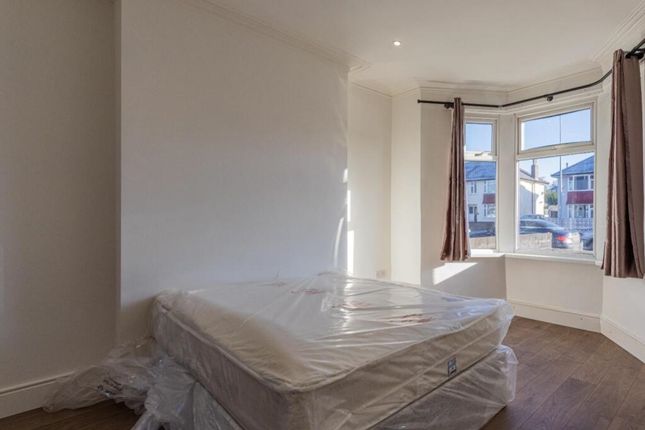141, Caerphilly Road, Cardiff photo 5