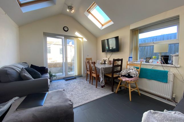 6-bed terraced on 16, Minny Street, Cardiff, £3,180/mo