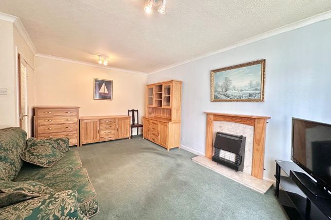 86, Coniston Avenue, Huddersfield photo 4