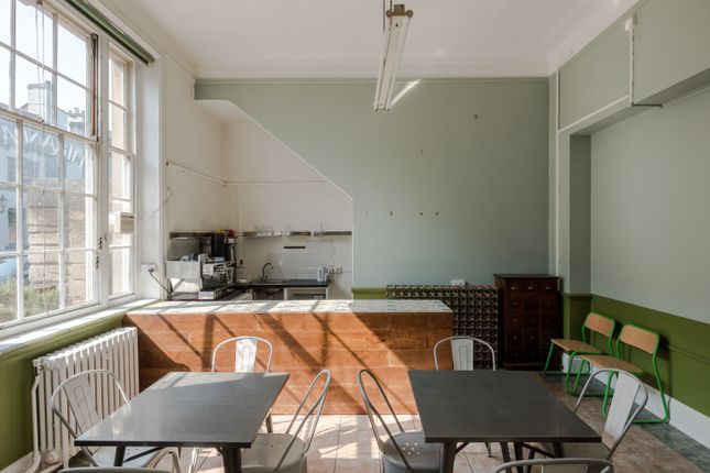 Bridge House, 10 Stallard Street, Wiltshire photo 3