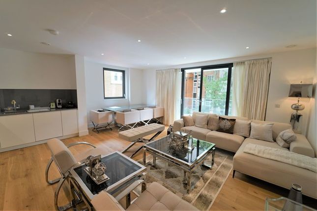 3-bed flat on 102, Dixon Butler Mews, London, £1,000,000