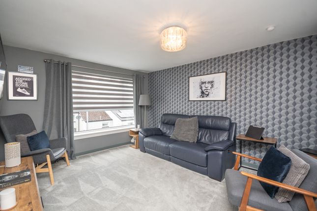 104, Lime Crescent, Cumbernauld photo 2