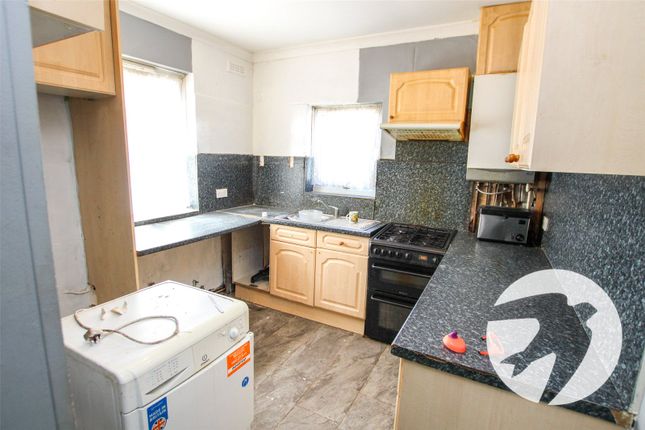 32, Merchland Road, London photo 5