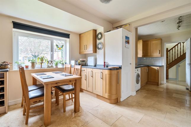 46, Valley Way, Chippenham photo 3