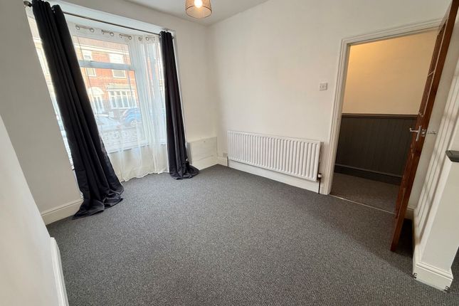 35, Gainsborough photo 5
