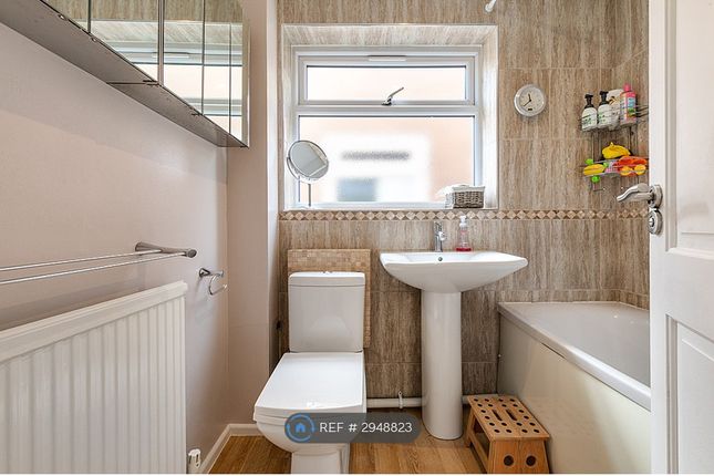 Willow Close, Broomfield, Chelmsford photo 3