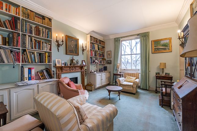 Flat 14, 21-25, Sloane Gardens, London photo 2