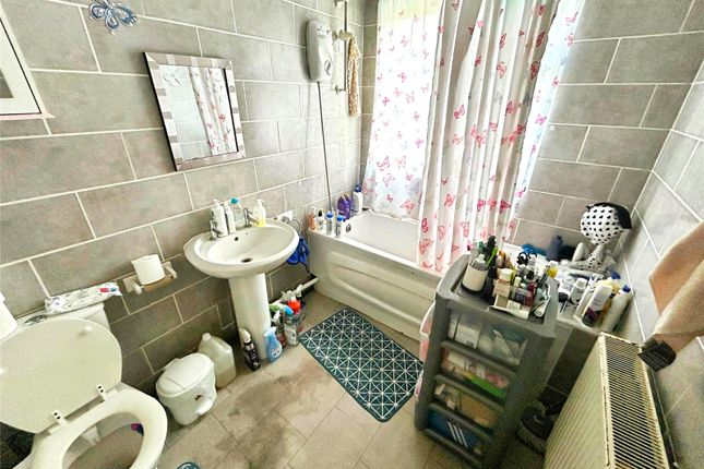 14, Long Close Avenue, Coventry photo 5