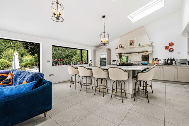 11, Wimblehurst Road, Horsham photo 2