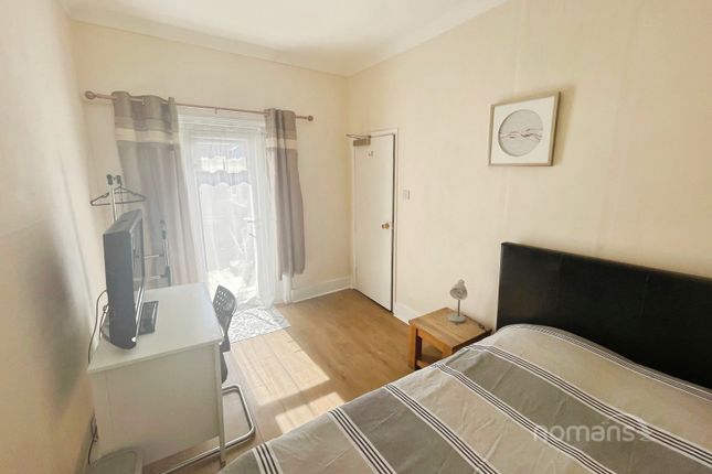 Room 2, 129, Caversham Road, Berkshire photo 4