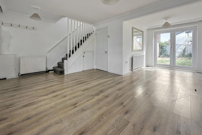 11, Green Lane, Feltham photo 4