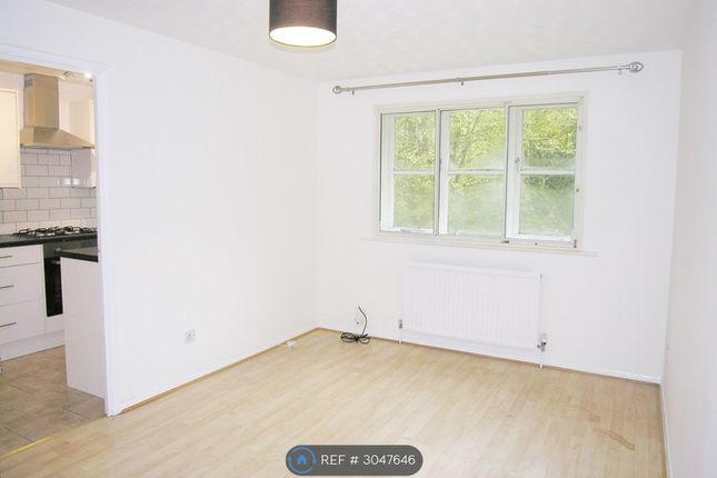 Gladbeck Way, Enfield photo 5