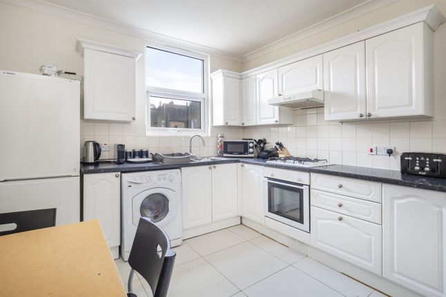 Terraced house to rent in Bickersteth Road, Tooting, London