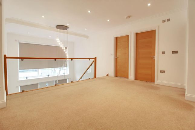 Img_1549-Img_1551 Copy.Jpg