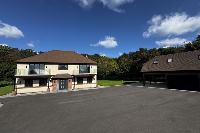 6 Bedroom Detached For Sale
