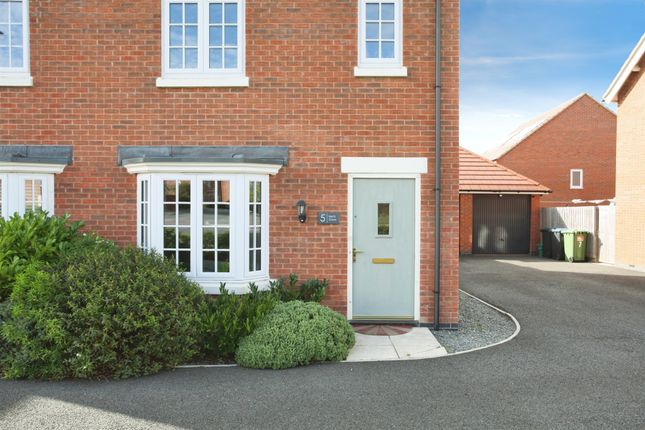 Hertz Close, Rugby photo 2