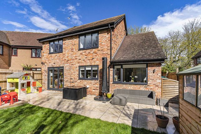 Detached house for sale in Hunt Close, Bicester