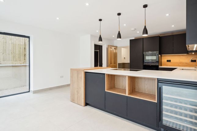 Cedarwood, Gypsy Lane, Marlow photo 2