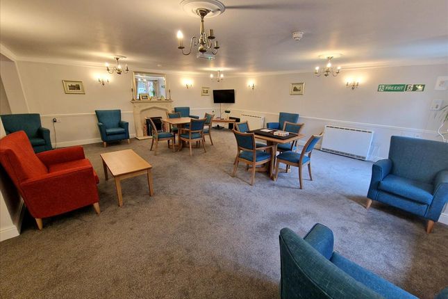 70, Stannard Court, Culverley Road, London photo 3