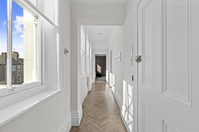 Flat 14, Lathom House, 21, Compton Street, Eastbourne photo 3