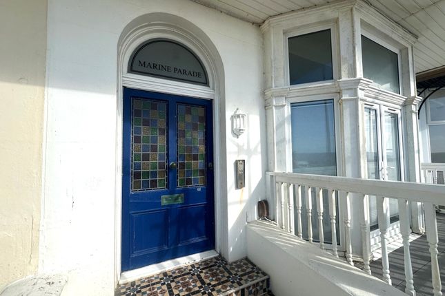 Flat to rent in Marine Parade, Hythe