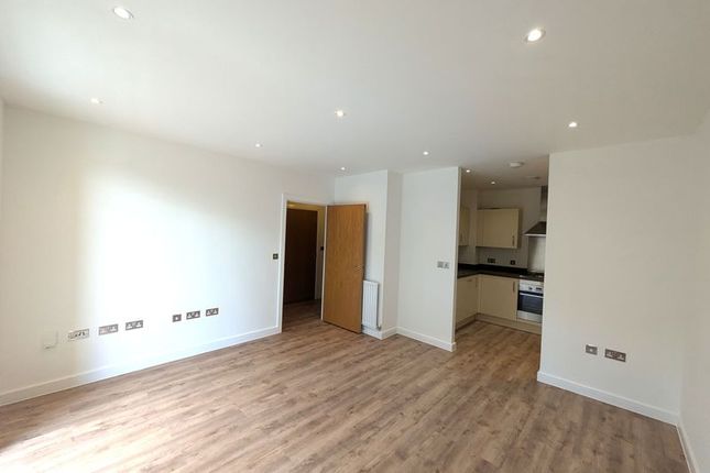 18a Argent House, Handley Page Road, Barking photo 3