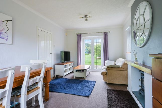 70, Tattenham Way, Tadworth photo 2