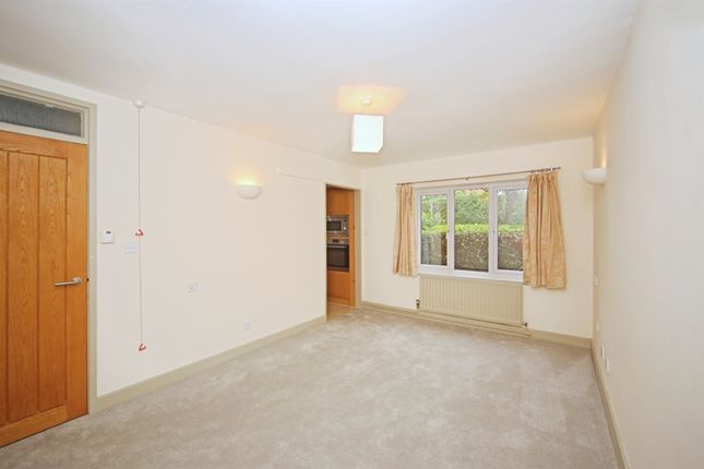 18, Tiddington Court, Knights Lane, Stratford-Upon-Avon photo 4