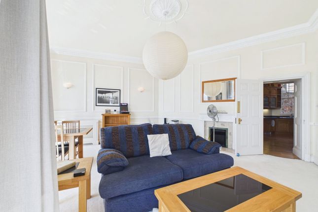 Flat 4, Royal Marina Court, Beacon Terrace, Torquay photo 3