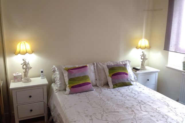 2-bed flat on 228, Great Western Road, London, £1,200/mo