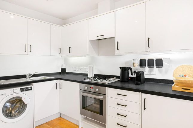 Flat 6, 41, Wenlock House, Stanstead Road, London photo 3