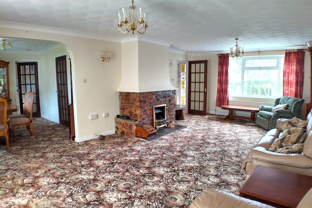 14 Turnavean Road, St. Austell photo 3