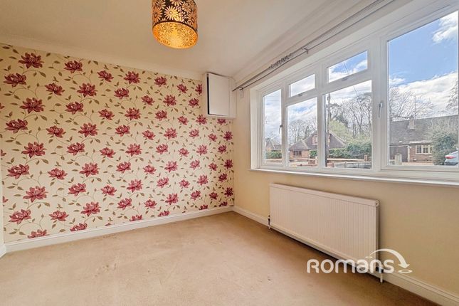 Ferndown,, Oaklea Drive, Hook photo 4